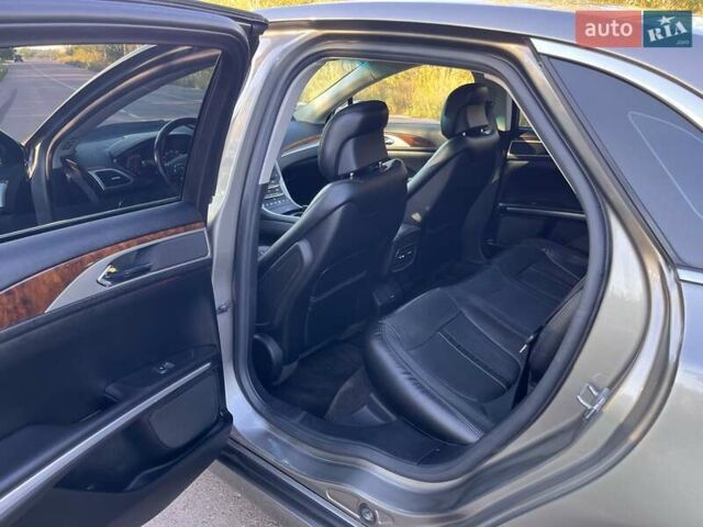 Серый Линкольн МКЗ, объемом двигателя 2 л и пробегом 131 тыс. км за 14200 $, фото 24 на Automoto.ua