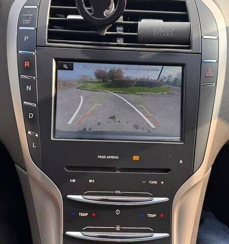 Серый Линкольн МКЗ, объемом двигателя 2 л и пробегом 82 тыс. км за 14500 $, фото 9 на Automoto.ua