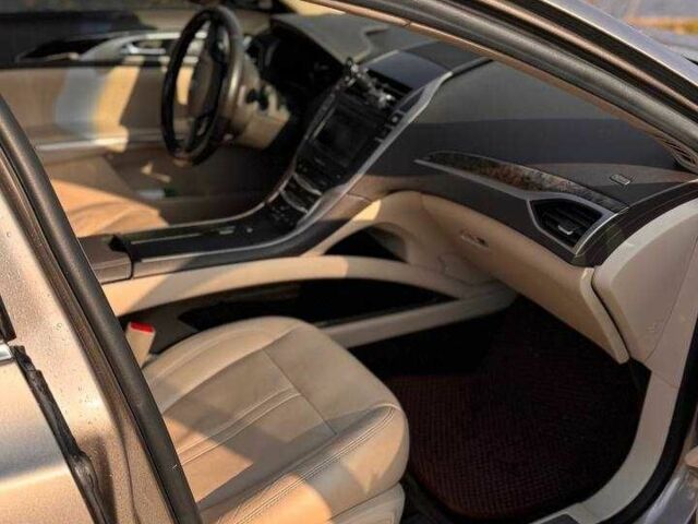 Серый Линкольн МКЗ, объемом двигателя 2 л и пробегом 82 тыс. км за 14500 $, фото 6 на Automoto.ua