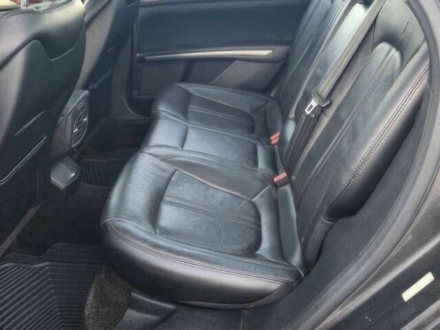 Сірий Лінкольн MKZ, об'ємом двигуна 2 л та пробігом 77 тис. км за 10800 $, фото 9 на Automoto.ua