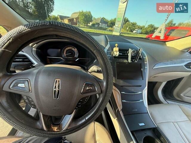 Сірий Лінкольн MKZ, об'ємом двигуна 2 л та пробігом 154 тис. км за 14900 $, фото 4 на Automoto.ua