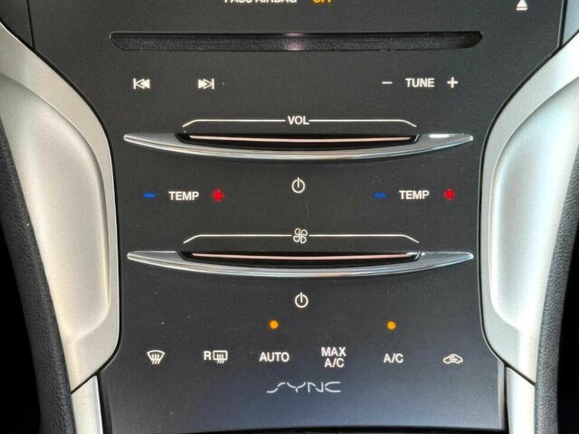 Сірий Лінкольн MKZ, об'ємом двигуна 2 л та пробігом 73 тис. км за 4800 $, фото 10 на Automoto.ua