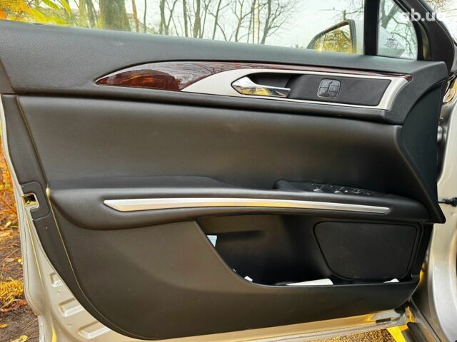 Серый Линкольн МКЗ, объемом двигателя 2 л и пробегом 114 тыс. км за 13890 $, фото 11 на Automoto.ua