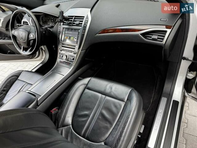 Сірий Лінкольн MKZ, об'ємом двигуна 2 л та пробігом 74 тис. км за 15900 $, фото 18 на Automoto.ua