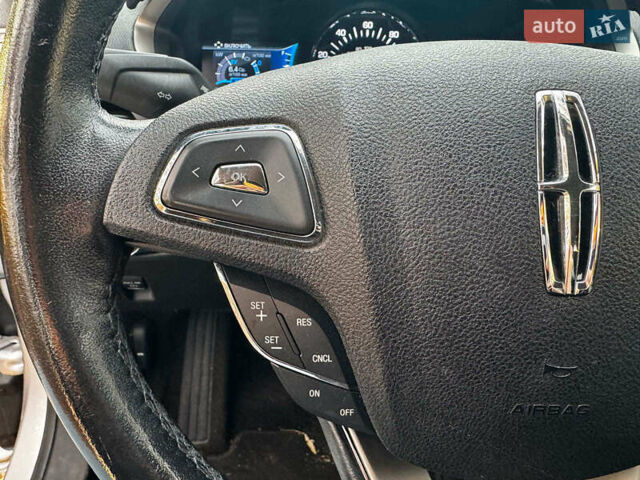 Серый Линкольн МКЗ, объемом двигателя 2 л и пробегом 114 тыс. км за 13890 $, фото 17 на Automoto.ua