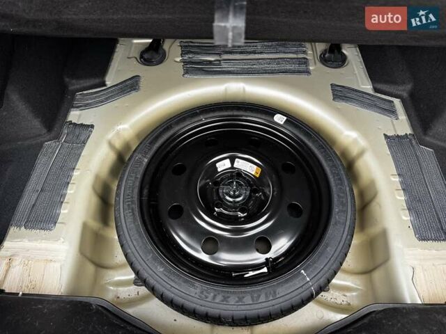 Сірий Лінкольн MKZ, об'ємом двигуна 2 л та пробігом 74 тис. км за 15900 $, фото 16 на Automoto.ua