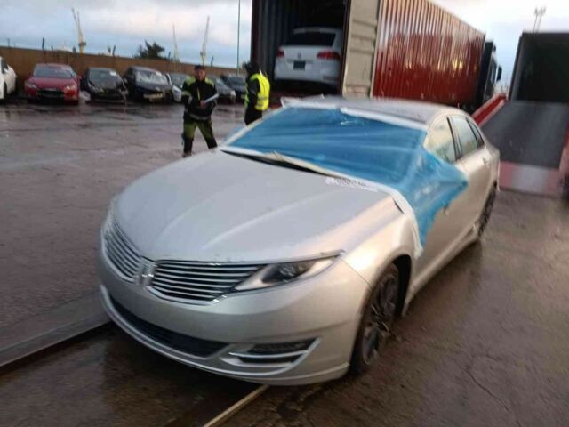 Серый Линкольн МКЗ, объемом двигателя 2 л и пробегом 200 тыс. км за 7650 $, фото 1 на Automoto.ua