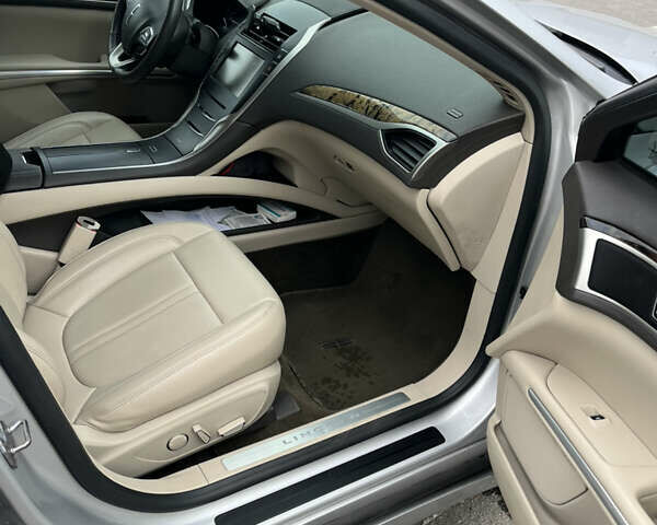 Серый Линкольн МКЗ, объемом двигателя 2 л и пробегом 156 тыс. км за 14500 $, фото 15 на Automoto.ua