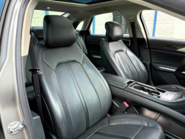 Лінкольн MKZ 2016 у Чернівцях на Automoto.ua Сірий Лінкольн MKZ, об'ємом двигуна 2 л та пробігом 77 тис. км за 15600 $, фото 8 на Automoto.ua