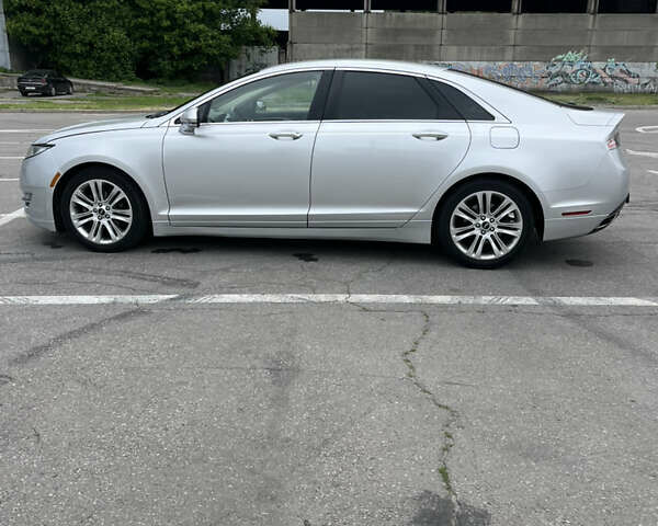 Серый Линкольн МКЗ, объемом двигателя 2 л и пробегом 156 тыс. км за 14500 $, фото 5 на Automoto.ua