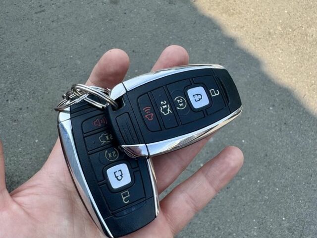 Сірий Лінкольн MKZ, об'ємом двигуна 2 л та пробігом 123 тис. км за 15300 $, фото 16 на Automoto.ua