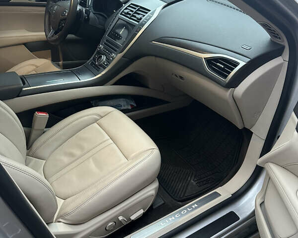 Серый Линкольн МКЗ, объемом двигателя 2 л и пробегом 91 тыс. км за 17700 $, фото 13 на Automoto.ua