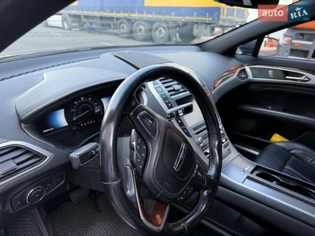 Сірий Лінкольн MKZ, об'ємом двигуна 2 л та пробігом 162 тис. км за 16999 $, фото 11 на Automoto.ua