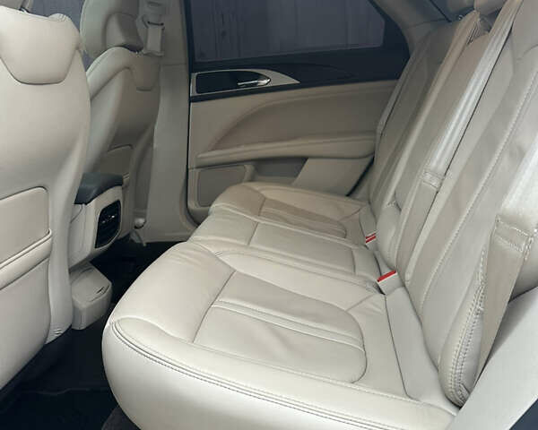 Серый Линкольн МКЗ, объемом двигателя 2 л и пробегом 91 тыс. км за 17700 $, фото 7 на Automoto.ua