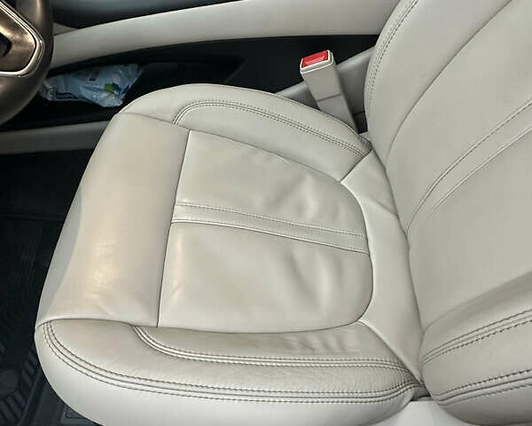 Серый Линкольн МКЗ, объемом двигателя 2 л и пробегом 91 тыс. км за 17700 $, фото 11 на Automoto.ua