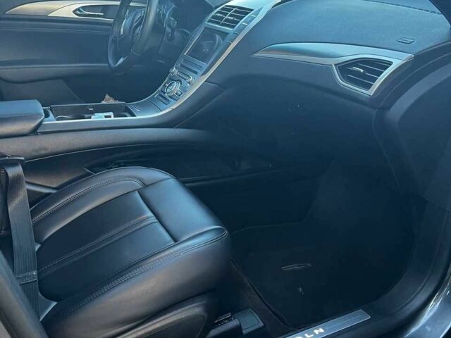 Сірий Лінкольн MKZ, об'ємом двигуна 2 л та пробігом 38 тис. км за 18000 $, фото 6 на Automoto.ua