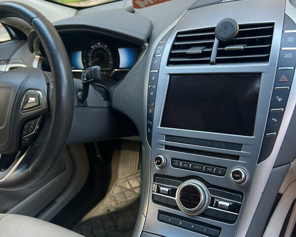 Сірий Лінкольн MKZ, об'ємом двигуна 2 л та пробігом 54 тис. км за 22500 $, фото 11 на Automoto.ua