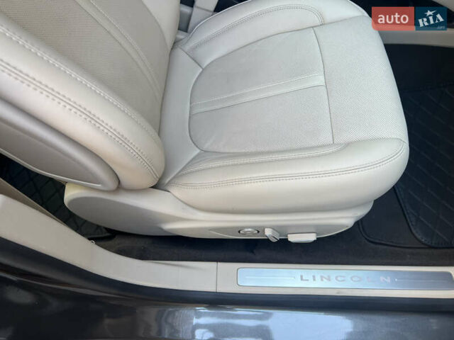Сірий Лінкольн MKZ, об'ємом двигуна 2 л та пробігом 54 тис. км за 22500 $, фото 7 на Automoto.ua