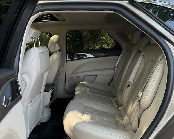 Серый Линкольн МКЗ, объемом двигателя 2 л и пробегом 51 тыс. км за 18500 $, фото 26 на Automoto.ua