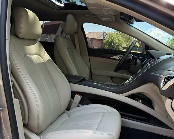 Серый Линкольн МКЗ, объемом двигателя 2 л и пробегом 51 тыс. км за 18500 $, фото 23 на Automoto.ua