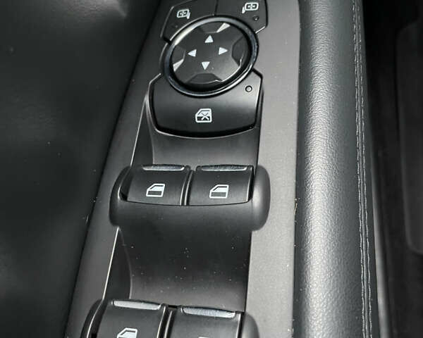 Линкольн МКЗ 2017 в Киеве на Automoto.ua Синий Линкольн МКЗ, объемом двигателя 2 л и пробегом 156 тыс. км за 20500 $, фото 16 на Automoto.ua