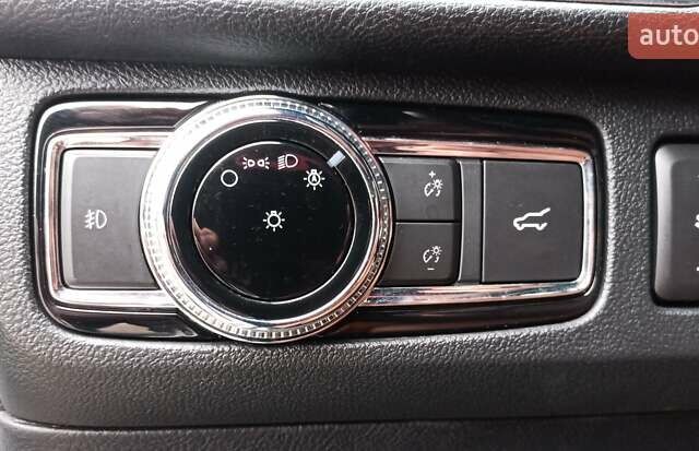 Белый Линкольн Навигатор, объемом двигателя 3.5 л и пробегом 43 тыс. км за 57000 $, фото 17 на Automoto.ua