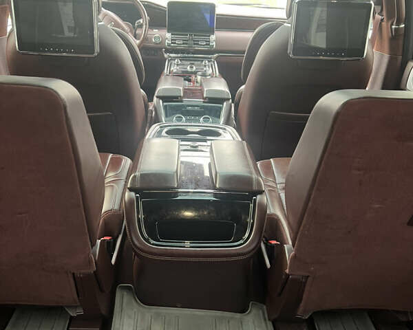 Белый Линкольн Навигатор, объемом двигателя 3.5 л и пробегом 81 тыс. км за 65000 $, фото 18 на Automoto.ua