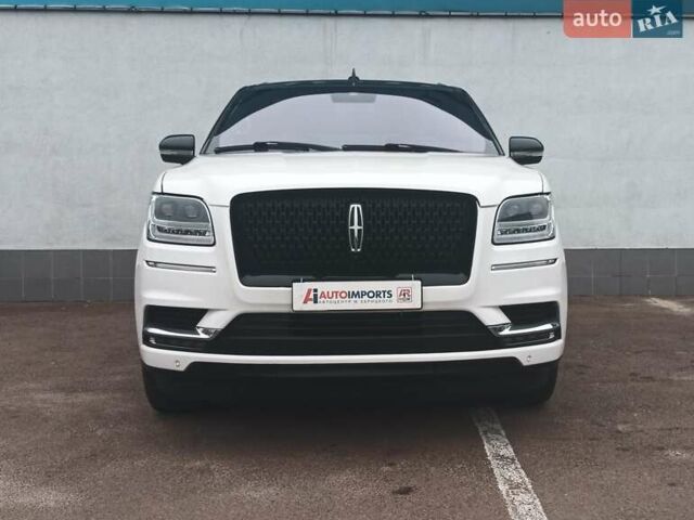 Белый Линкольн Навигатор, объемом двигателя 3.5 л и пробегом 43 тыс. км за 57000 $, фото 1 на Automoto.ua