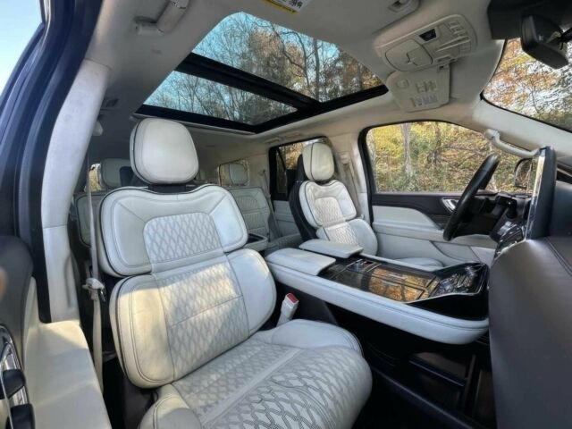 Белый Линкольн Навигатор, объемом двигателя 3.5 л и пробегом 30 тыс. км за 10300 $, фото 9 на Automoto.ua