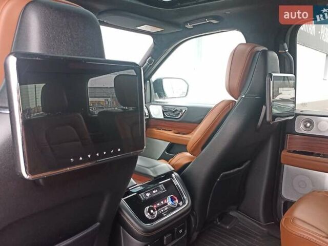 Белый Линкольн Навигатор, объемом двигателя 3.5 л и пробегом 43 тыс. км за 57000 $, фото 26 на Automoto.ua