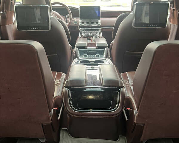 Белый Линкольн Навигатор, объемом двигателя 3.5 л и пробегом 81 тыс. км за 65000 $, фото 17 на Automoto.ua