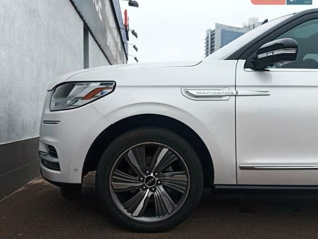 Белый Линкольн Навигатор, объемом двигателя 3.5 л и пробегом 43 тыс. км за 57000 $, фото 3 на Automoto.ua