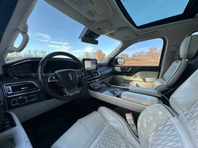 Белый Линкольн Навигатор, объемом двигателя 3.5 л и пробегом 30 тыс. км за 10300 $, фото 10 на Automoto.ua