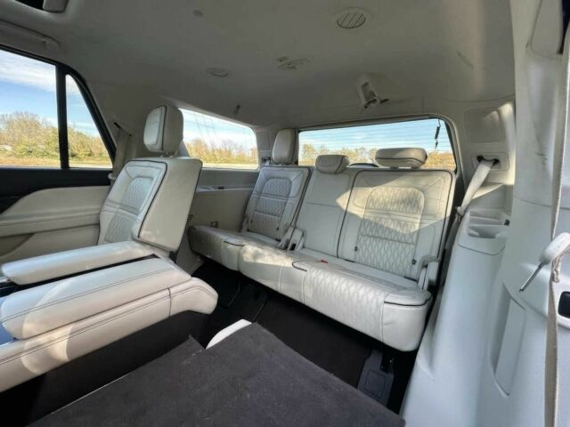 Белый Линкольн Навигатор, объемом двигателя 3.5 л и пробегом 30 тыс. км за 10300 $, фото 12 на Automoto.ua