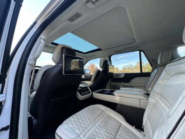 Белый Линкольн Навигатор, объемом двигателя 3.5 л и пробегом 30 тыс. км за 10300 $, фото 11 на Automoto.ua