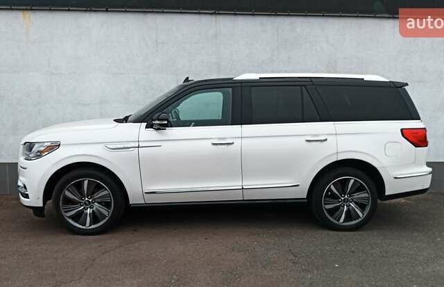 Белый Линкольн Навигатор, объемом двигателя 3.5 л и пробегом 43 тыс. км за 57000 $, фото 4 на Automoto.ua