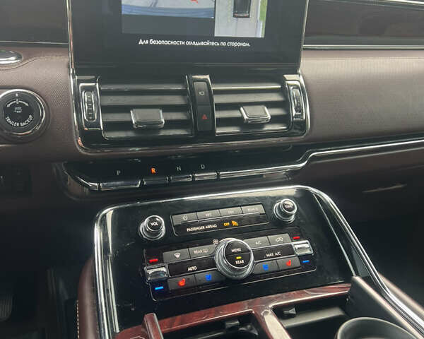 Белый Линкольн Навигатор, объемом двигателя 3.5 л и пробегом 81 тыс. км за 65000 $, фото 31 на Automoto.ua