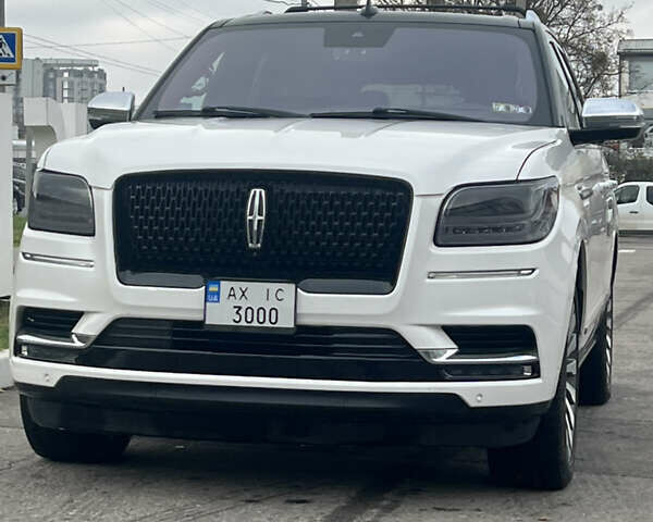 Белый Линкольн Навигатор, объемом двигателя 3.5 л и пробегом 81 тыс. км за 65000 $, фото 3 на Automoto.ua
