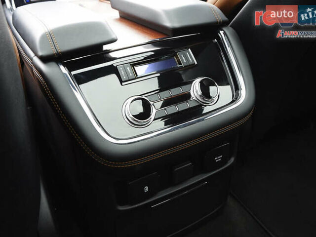 Белый Линкольн Навигатор, объемом двигателя 3.5 л и пробегом 43 тыс. км за 57000 $, фото 27 на Automoto.ua