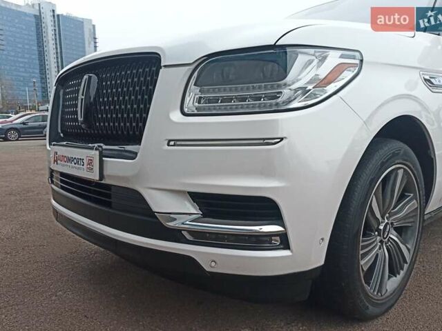Белый Линкольн Навигатор, объемом двигателя 3.5 л и пробегом 43 тыс. км за 57000 $, фото 2 на Automoto.ua