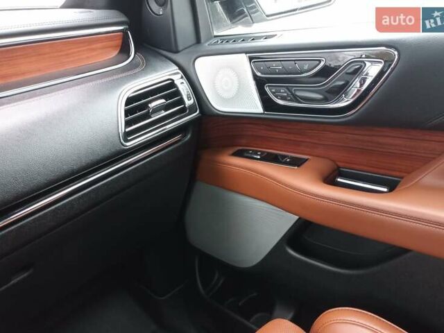 Белый Линкольн Навигатор, объемом двигателя 3.5 л и пробегом 43 тыс. км за 57000 $, фото 22 на Automoto.ua