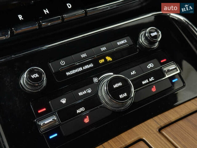 Белый Линкольн Навигатор, объемом двигателя 3.5 л и пробегом 193 тыс. км за 56499 $, фото 32 на Automoto.ua