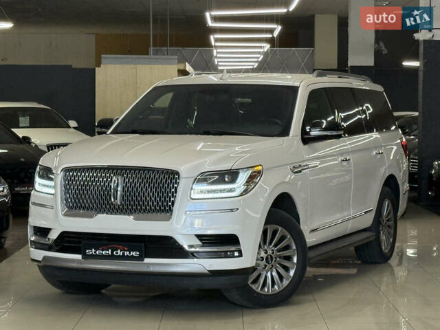 Белый Линкольн Навигатор, объемом двигателя 3.5 л и пробегом 193 тыс. км за 56499 $, фото 4 на Automoto.ua