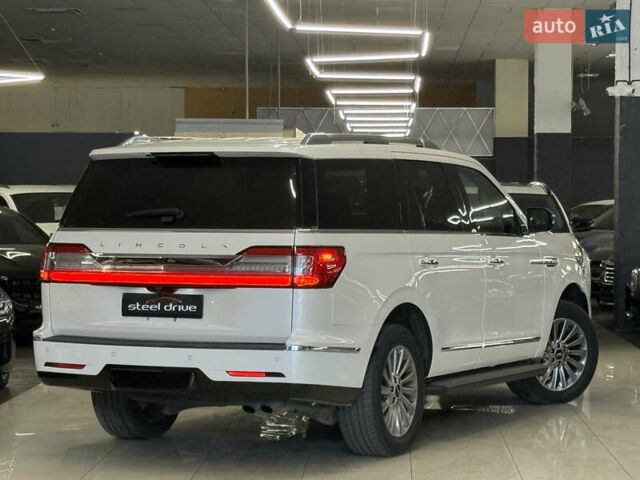 Белый Линкольн Навигатор, объемом двигателя 3.5 л и пробегом 193 тыс. км за 56499 $, фото 6 на Automoto.ua