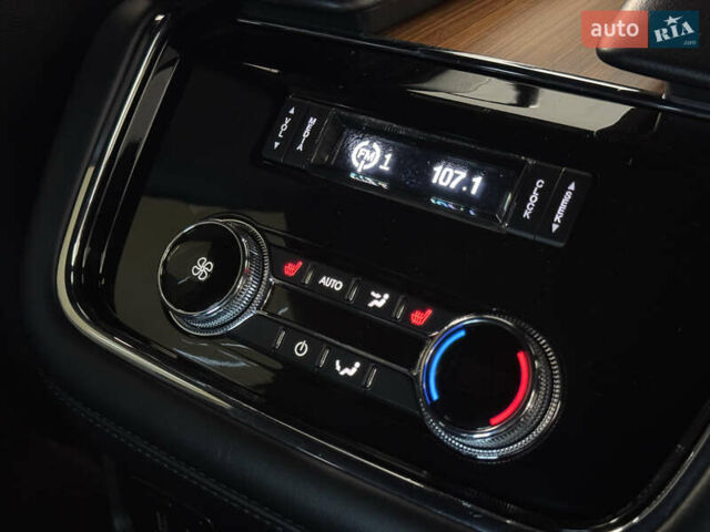 Белый Линкольн Навигатор, объемом двигателя 3.5 л и пробегом 193 тыс. км за 56499 $, фото 19 на Automoto.ua