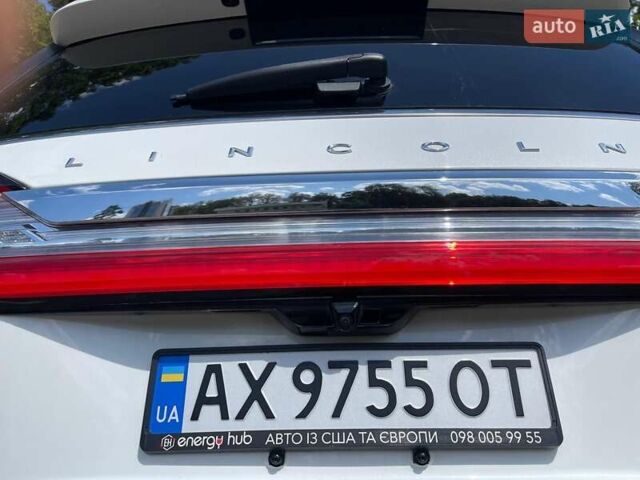 Белый Линкольн Навигатор, объемом двигателя 3.5 л и пробегом 85 тыс. км за 49900 $, фото 13 на Automoto.ua