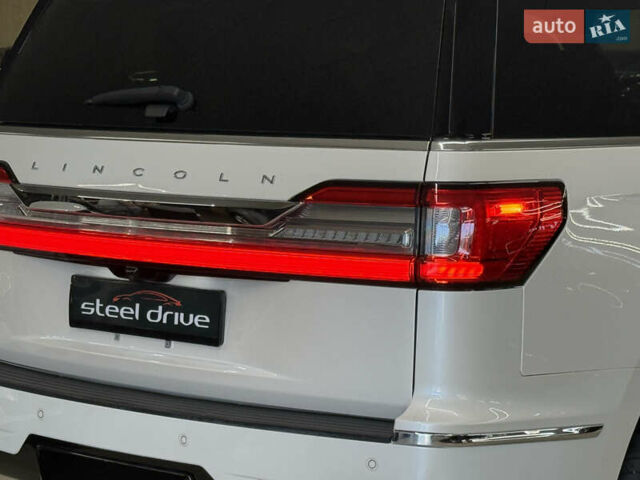 Белый Линкольн Навигатор, объемом двигателя 3.5 л и пробегом 193 тыс. км за 56499 $, фото 8 на Automoto.ua