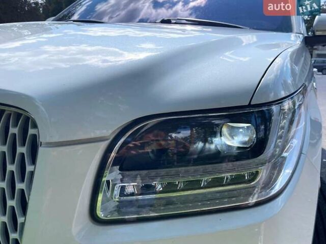 Белый Линкольн Навигатор, объемом двигателя 3.5 л и пробегом 85 тыс. км за 49900 $, фото 12 на Automoto.ua