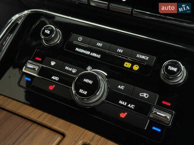 Белый Линкольн Навигатор, объемом двигателя 3.5 л и пробегом 193 тыс. км за 56499 $, фото 34 на Automoto.ua