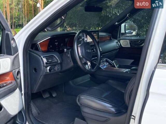 Белый Линкольн Навигатор, объемом двигателя 3.5 л и пробегом 85 тыс. км за 49900 $, фото 15 на Automoto.ua